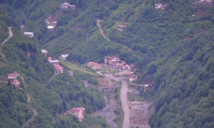 47 Kişiye Mezar Olan Beşköy’de Facianın Üzerinden 20 Yıl Geçti