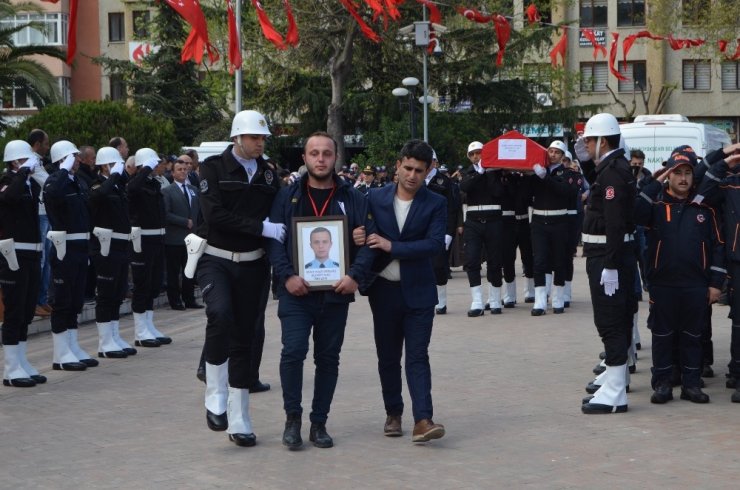 Derede Kaybolan Ve Bugün Cansız Bedenine Ulaşılan Şehit Polis Memuru İçin Tören Düzenlendi