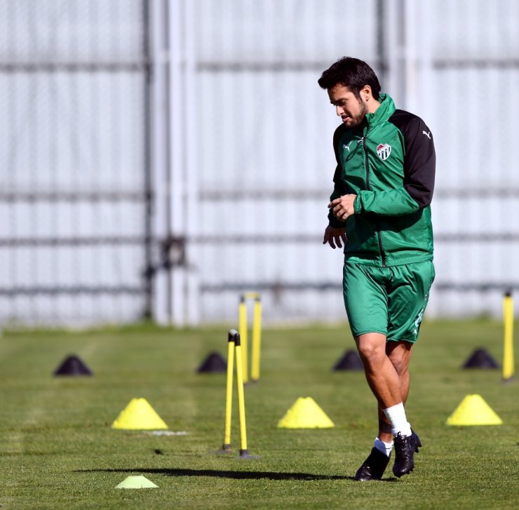 Bursaspor’da Jorquera Takıma Döndü