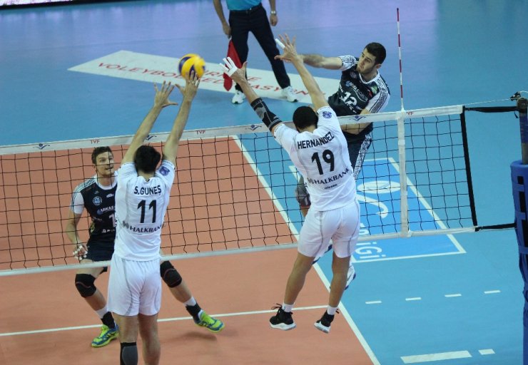 Arkas Spor, Halkbank’ı 3-2 Geçti