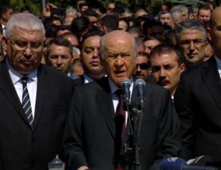 Türkeş Kabri Başında Anıldı