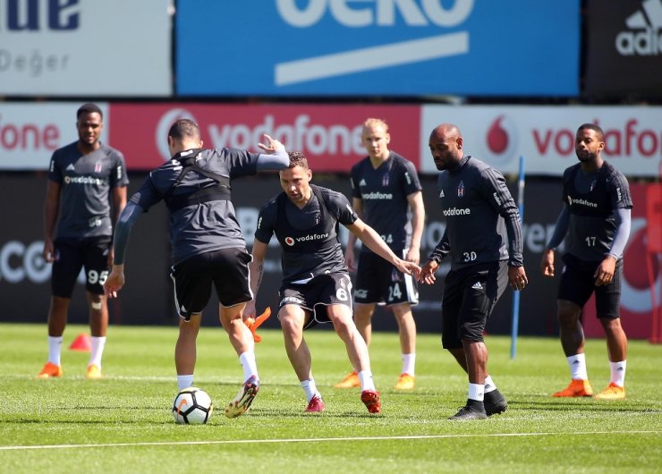 Beşiktaş Göztepe Maçı Hazırlıklarını Sürdürdü