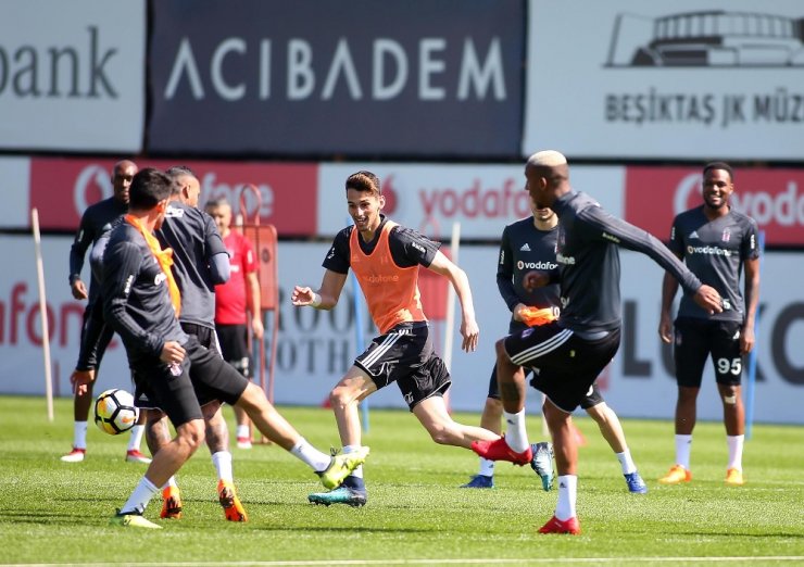 Beşiktaş Göztepe Maçı Hazırlıklarını Sürdürdü