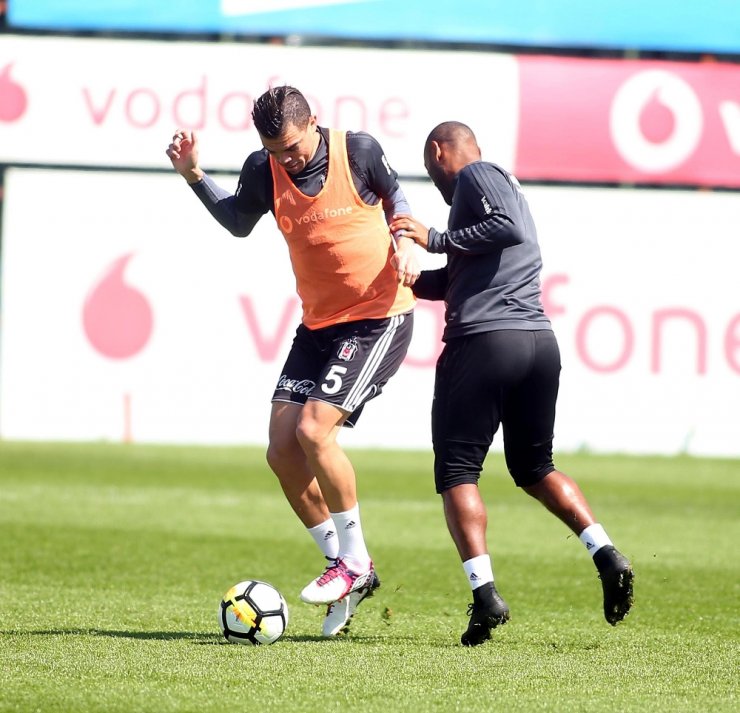 Beşiktaş Göztepe Maçı Hazırlıklarını Sürdürdü