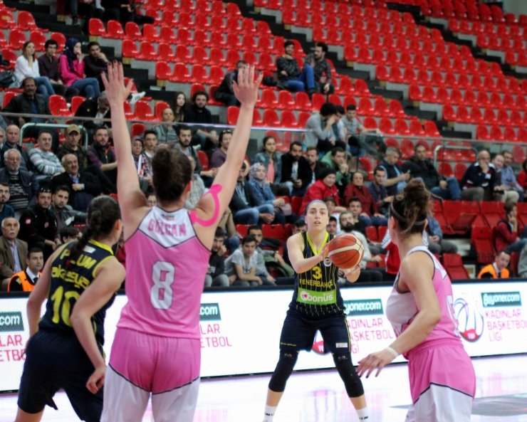 Fenerbahçe Farklı Kazandı