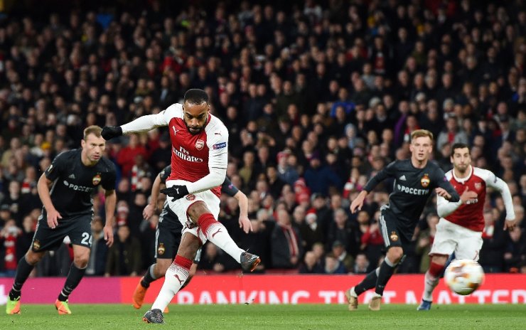Arsenal, Yarı Finale Göz Kırptı