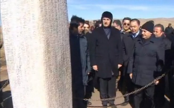 Başbakan Yıldırım Bilge Tonyukuk Yazıtını Ziyaret Etti