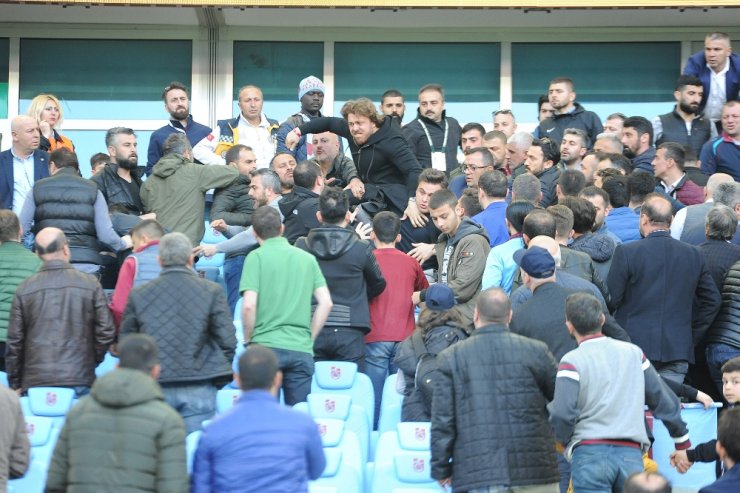 Trabzonspor Tribününde Kavga