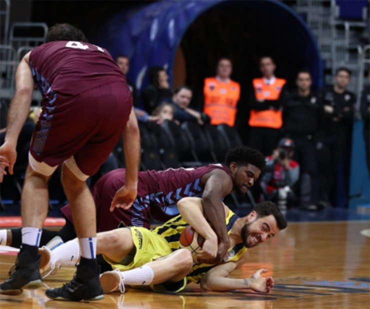 Fenerbahçe Farklı Kazandı
