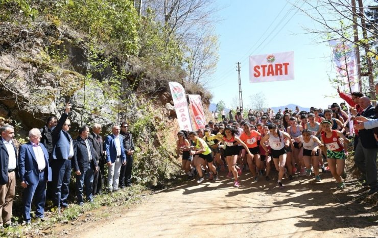Türkiye’nin Dört Bir Yanından Gelen Atlet Ve Bisikletçiler Trabzon’da Yarışıyor