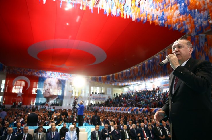 "O Kişilerin Yerleri Parlamento Değildir"