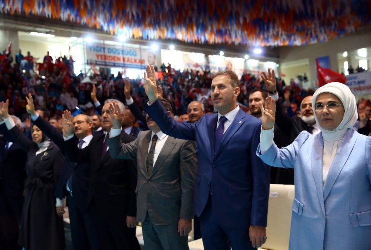 "O Kişilerin Yerleri Parlamento Değildir"