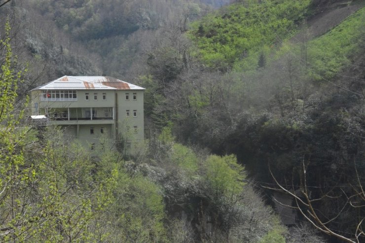Trabzon’da ’Uçurumun Kenarındaki Okul’ Yeni Yerine Taşınacak