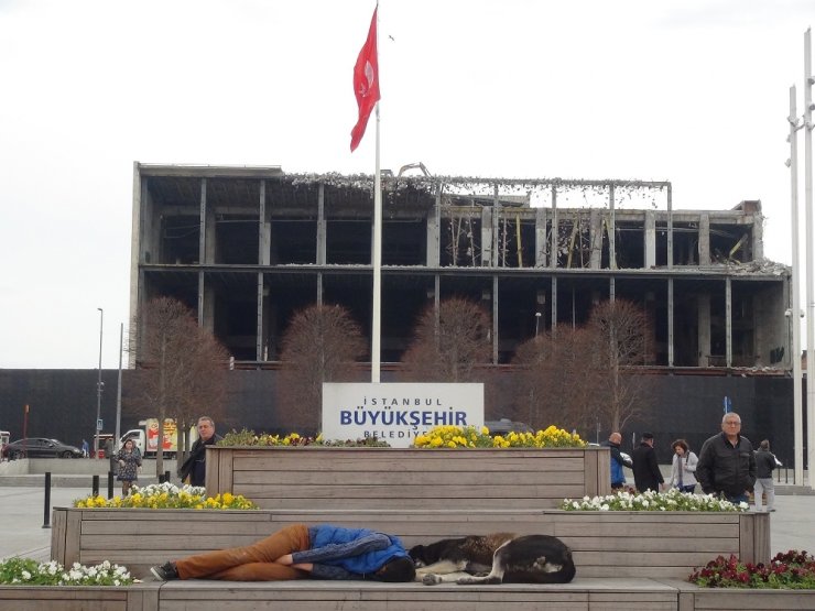 Taksim’de Duygulandıran Görüntü