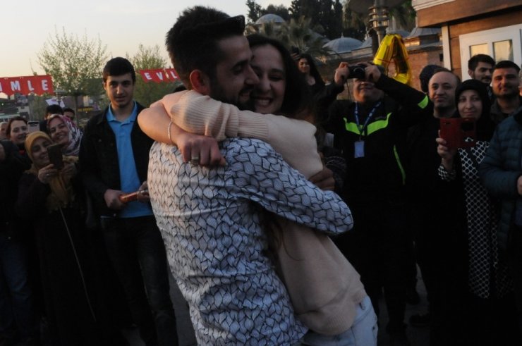 Sürpriz Evlilik Teklifi Yaptı, En Çok Kendi Şaşırdı