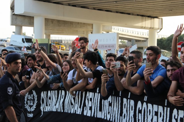Beşiktaş’a İzmir’de Coşkulu Karşılama