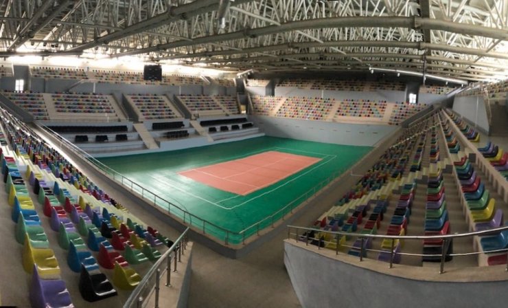 Altunbaş Yeni Yapılan Çok Amaçlı Spor Salonunu Gezdi