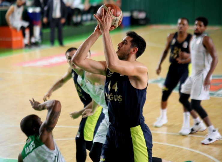 Fenerbahçe Doğuş Farklı Yendi