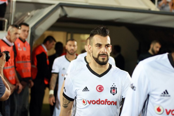 İlk Yarı Beşiktaş’ın Üstünlüğüyle Bitti