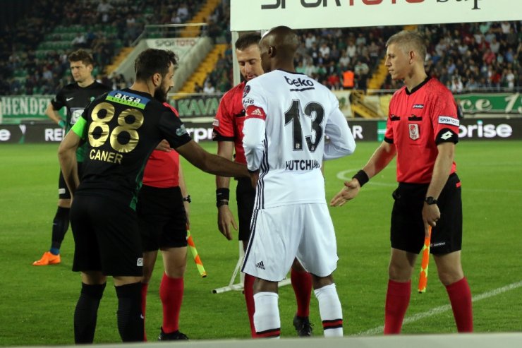İlk Yarı Beşiktaş’ın Üstünlüğüyle Bitti