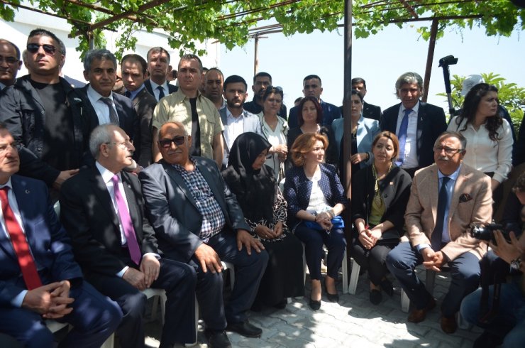 Kılıçdaroğlu Şehit Ailelerini Ziyaret Etti