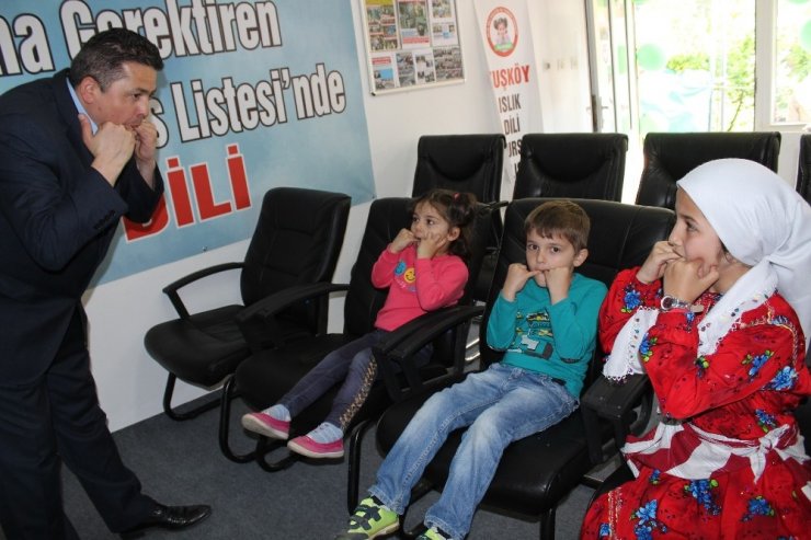 Yabancı Dil Değil, Kuşdili Kursu