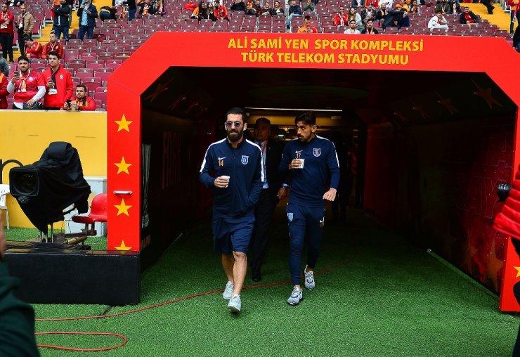 Arda Turan Islıklandı