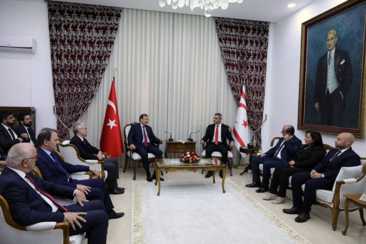 Çavuşoğlu Kktc Meclis Başkanı İle Görüştü