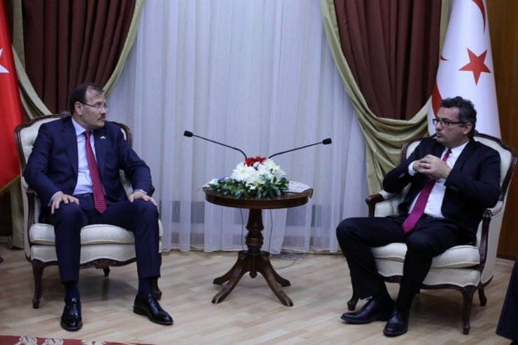 Çavuşoğlu Kktc Başbakanı Erhürman İle Bir Araya Geldi