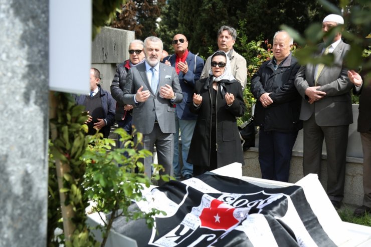 Hakkı Yeten Kabri Başında Anıldı
