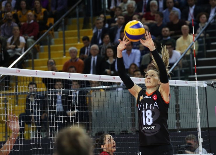 Vakıfbank, Eczacıbaşı Vitra’yı 3-0 Yendi