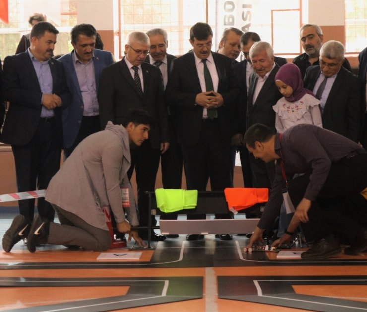 Bursa’da Robotlar Yarıştı