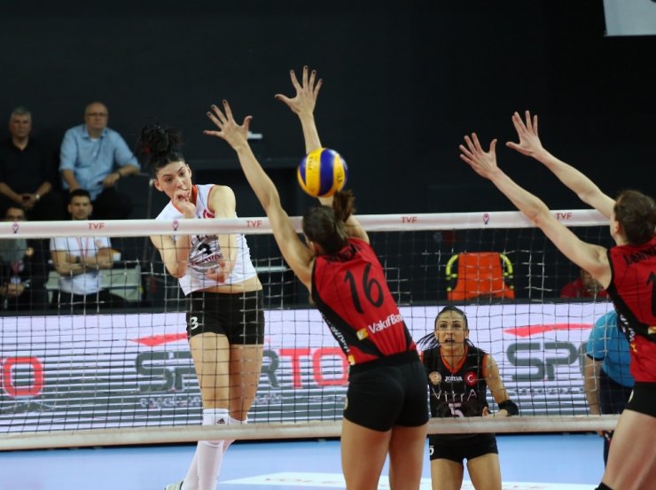Filede Derbinin Galibi Eczacıbaşı Vitra