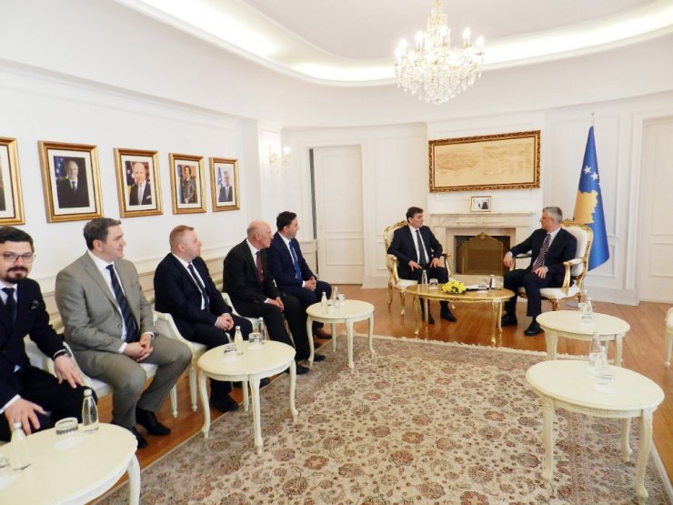 Kosova Cumhurbaşkanı, Ülkesindeki Türklerle Bir Araya Geldi