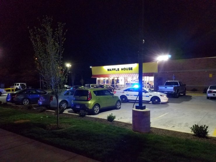 Çıplak Saldırgan Waffle Dükkanını Bastı: 3 Ölü, 4 Yaralı