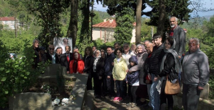 Gazeteci Ahmet Kayacık Mezarı Başında Anıldı