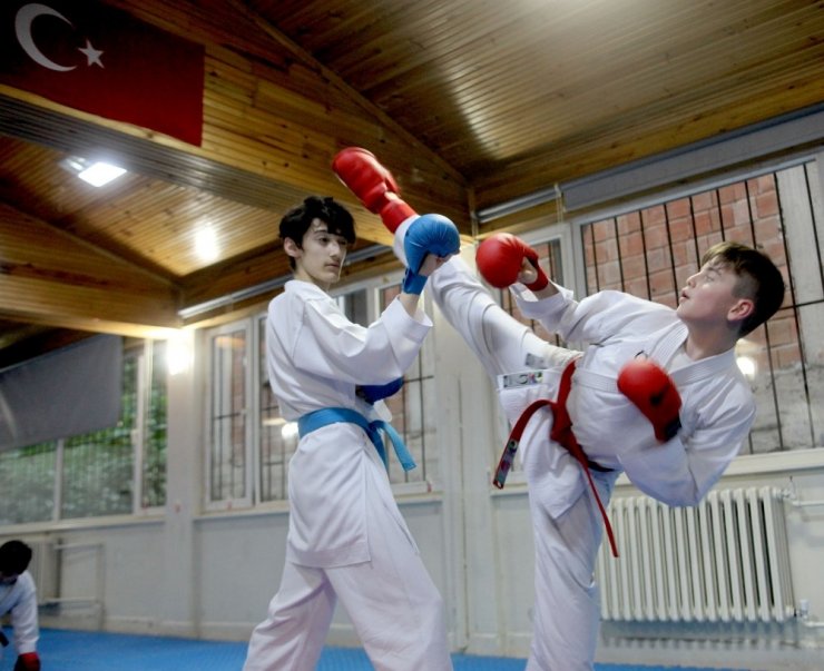 Halk Eğitim Merkezi’nin Açtığı Karate Kursundan Türkiye Şampiyonluğu’na