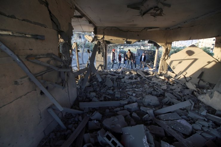 İsrail Askerleri Filistinli Şahsın Evini Havaya Uçurdu