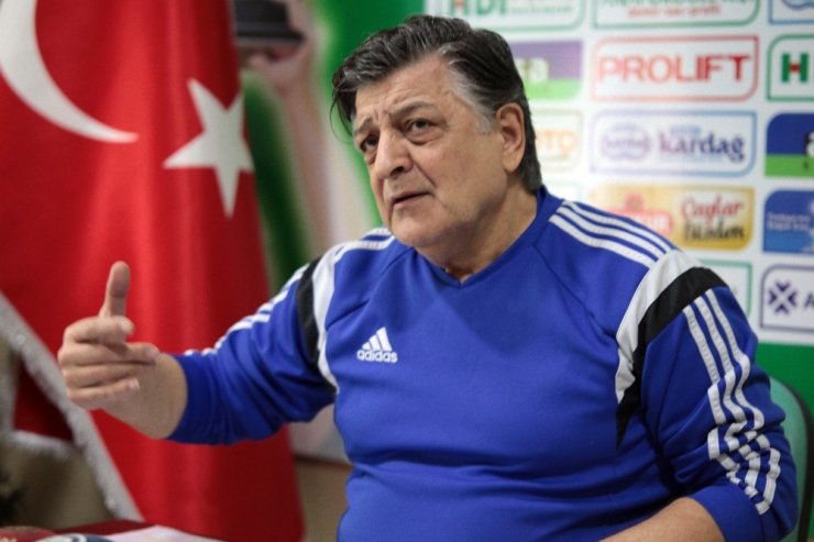 Bir Yeşil, Bir Beyaz İki Farklı Giresunspor