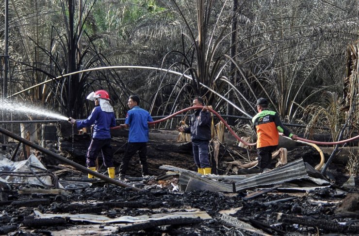 Endonezya’da Petrol Kuyusunda Yangın: 21 Ölü