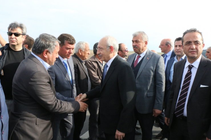 Kılıçdaroğlu, İlçe Başkanını Cezaevinde Ziyaret Etti