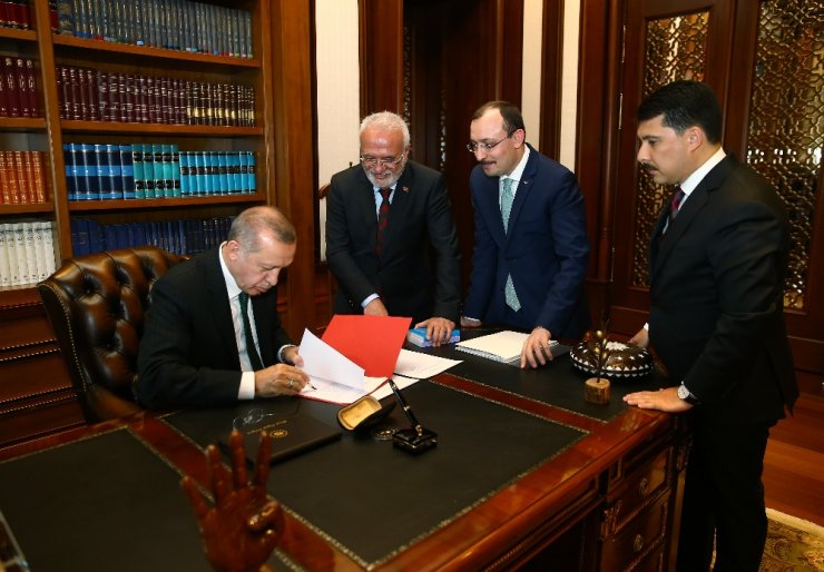 Cumhurbaşkanı Erdoğan, Adaylık Başvurusunu Yaptı