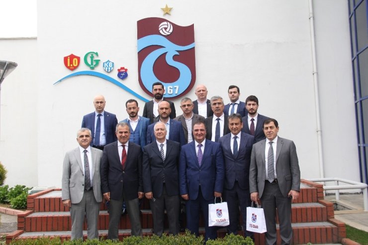 Tribünlere Fındık Atma Kampanyası Antalyaspor Maçıyla Yeniden Başlatılıyor