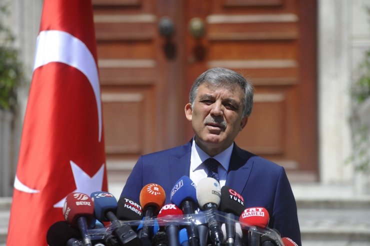 "Başlarını İki Elleri Arasına Alıp ..."