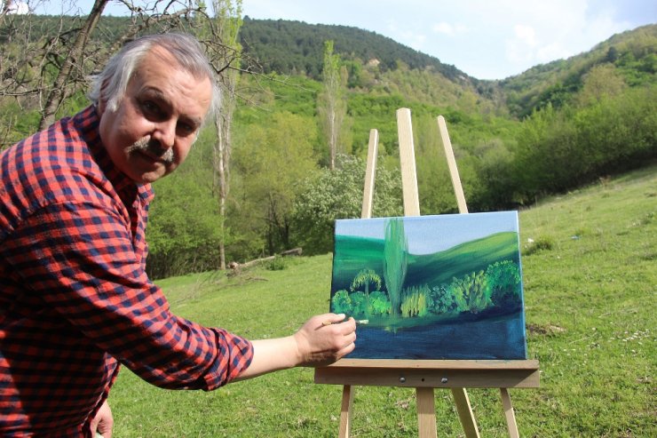 ’Bahar Ressamı’ Eserlerini Doğada Yapıyor