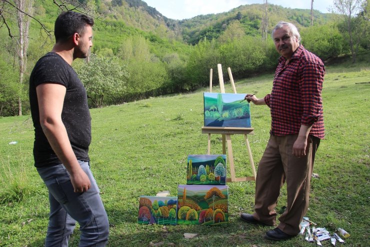 ’Bahar Ressamı’ Eserlerini Doğada Yapıyor