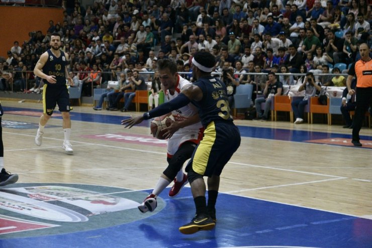 Fener Muratbey Uşak’ı Deplasmanda Devirdi