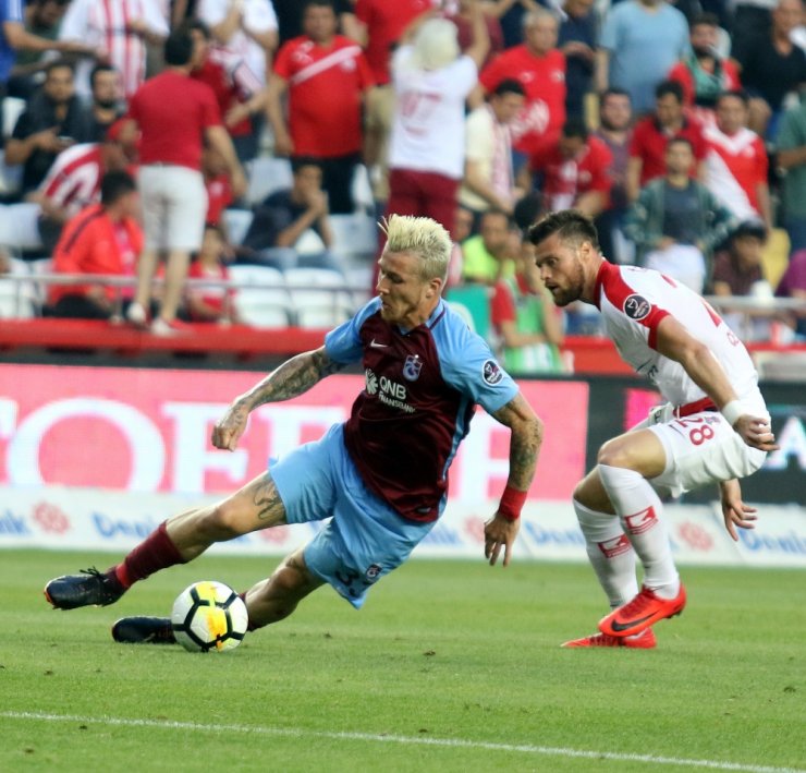 İlk Yarıda Karşılıklı Gol