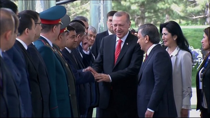 Erdoğan Özbekistan’da Resmi Törenle Karşılandı