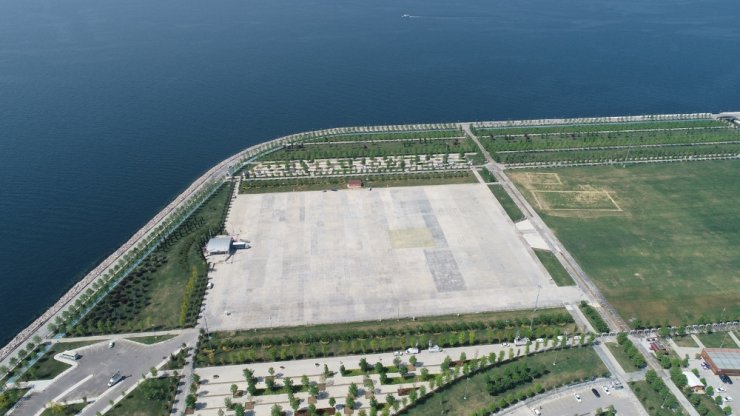 Maltepe Miting Alanındaki 1 Mayıs Çalışmaları Sürüyor